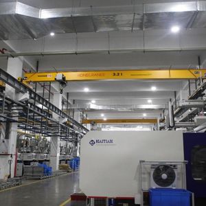 业务不断发展的中国电工电器制造商公牛集团为新厂房配置了定制化、高性价比的48台科尼CXT UNO起重机。