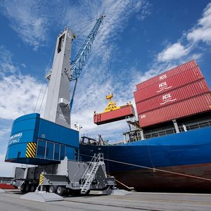 Italian terminal orders Konecranes Gottwald Mobile Harbor Crane