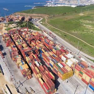 土耳其Nemport公司订购科尼诺尔轮胎吊车队