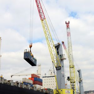 意大利热那亚码头订购第6代科尼Gottwald移动式港口起重机，以提升其集装箱装卸能力2