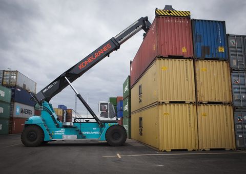 jpg_large_konecranes_lift_trucks_helsingborg_sweden_port_of_helsingborg_2012_002_0