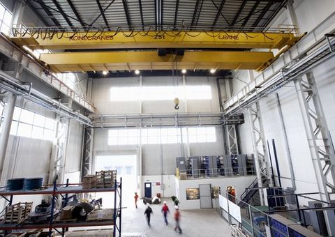 overhead_cranes_equipment_lander